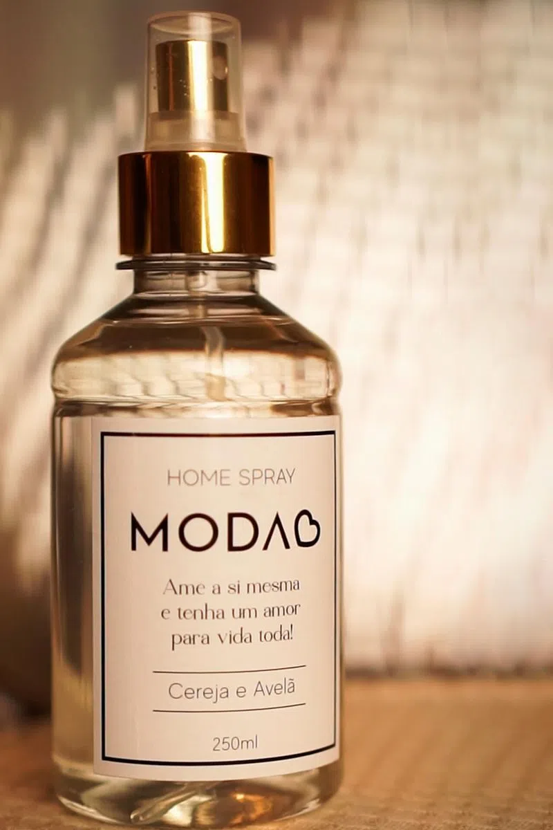 Se a sua amiga secreta ama produtinhos para deixar a casa cheirosa, a Água Perfumada MODAB é a opção ideal para presente. Assim, toda vez que ela usar o produto, lembrará carinhosamente de você, também!