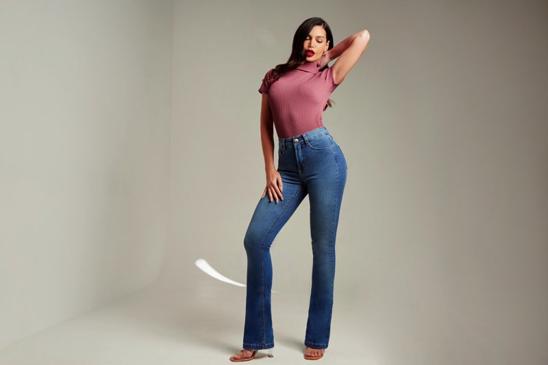 Como usar calça de cintura alta jeans: inspirações e dicas